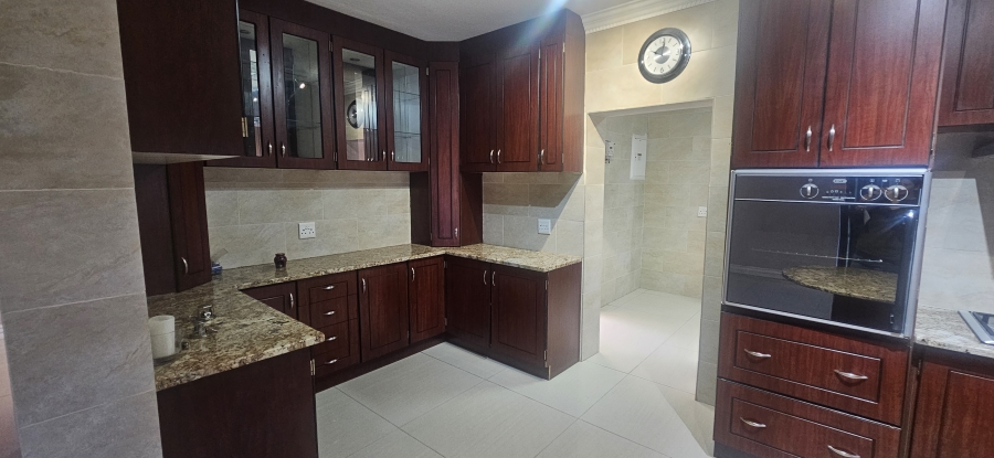 4 Bedroom Property for Sale in Roylglen Gardens Northern Cape